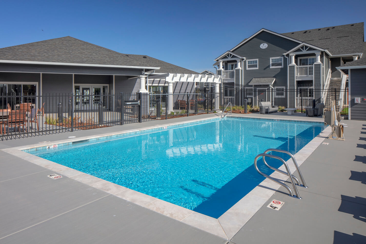2-McKinney_Amenities_Pool
